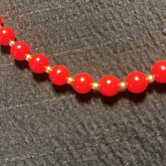 VTG Monet red and gold tone lucite bead necklace - Picture 2 of 4